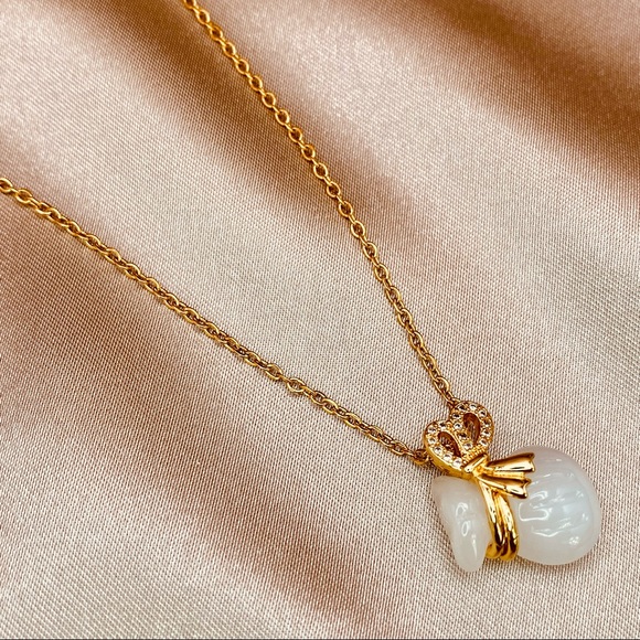 18K Gold White Jade Good Lucky Money Bag Pendant Cross Clavicle Chain Necklace - Picture 2 of 9